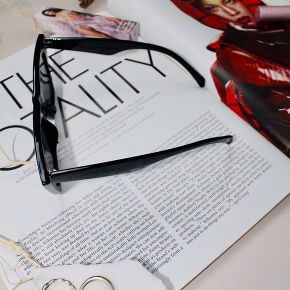 HAILEY BIEBER Cat Eye Sunglasses - Picture 3 of 6